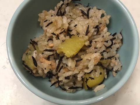 離乳食にも さつまいもとツナいりひじきご飯